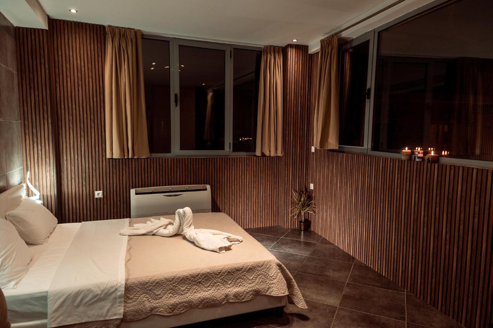Parthenon Portrait Apartments Atena Exterior foto