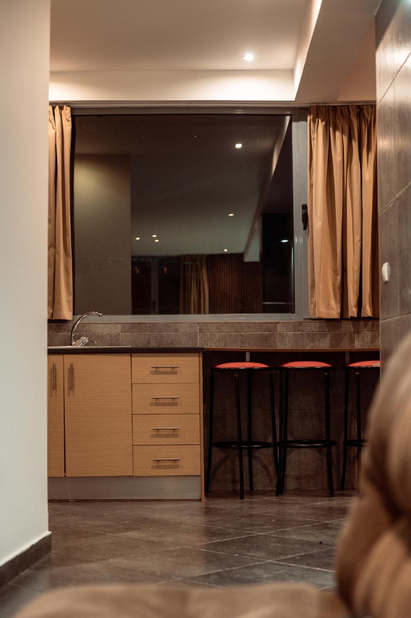 Parthenon Portrait Apartments Atena Exterior foto